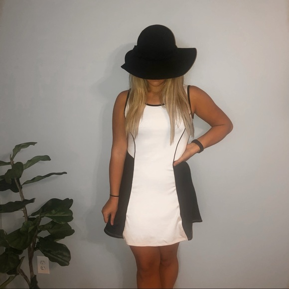 Dress - Picture 1 of 3